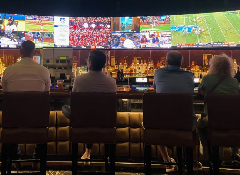 How to Live Bet the Super Bowl Without Making Rookie Mistakes